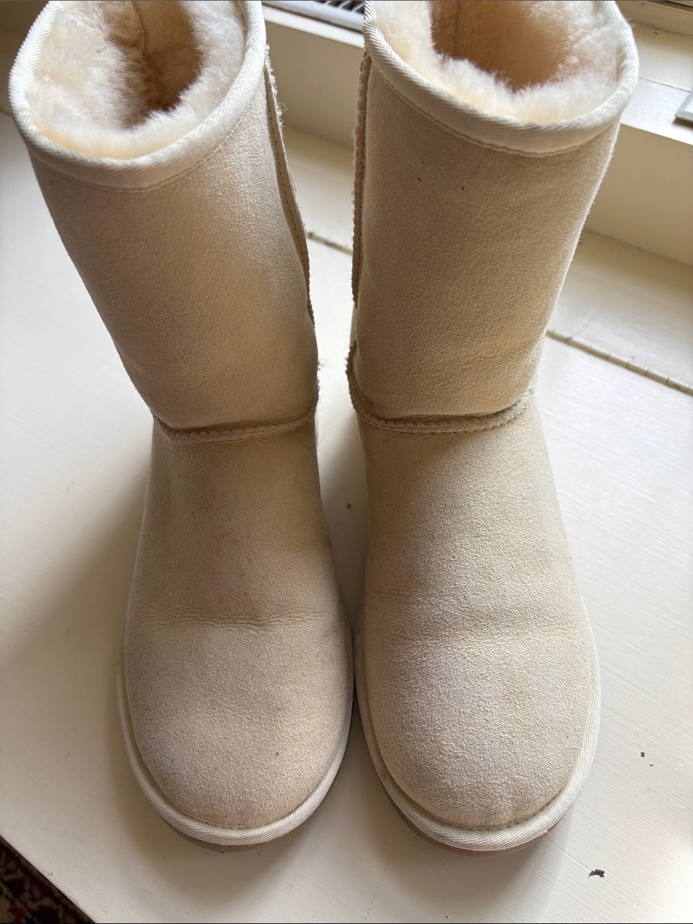UGG like new Classic Women's Shearling Lined Winter Boots - Cream